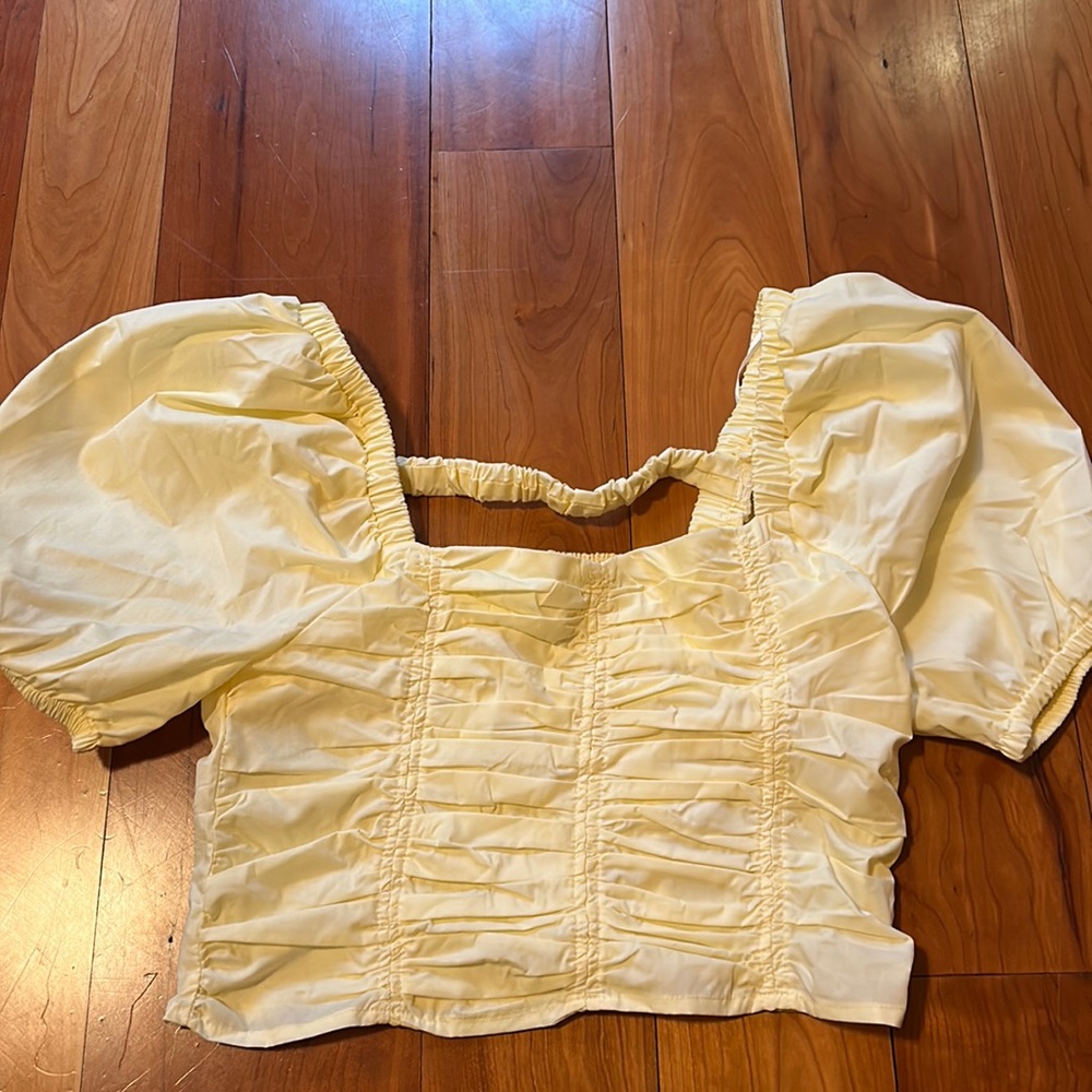Strangers and lovers top